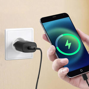 Caricatore 45W con cavo nero, tensione stabile e ricarica rapida, ideale per dispositivi elettronici e smartphone. - Product Image 2