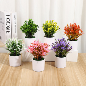 Plantas artificiales en maceta de Yiwu Datuo Florist, 6 colores, decoración interior, mini plantas verdes para decoración del hogar, oficina y escritorio. - Product Image 1