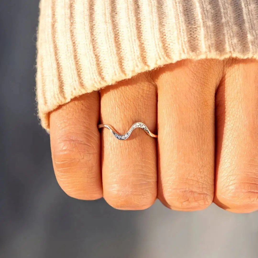 Hot bán sterling bạc Zircon dát sóng hình nhẫn phụ nữ thời trang tối giản Tiny S925 Vòng