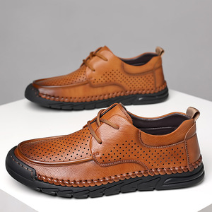 Chaussures décontractées pour hommes en cuir perforé, bout rond, à enfiler, semelle plate en caoutchouc, toutes saisons, style marche - Product Image 1
