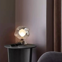 Lampe de table de style Bulgari pour chambre à coucher, lampe d'ambiance italienne de luxe haut de gamme en verre façonné pour chambre.