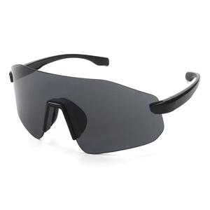 แว่นกันแดดปั่นจักรยานสำหรับผู้ชาย คุณภาพสูง เลนส์ PC ป้องกันรังสียูวี 400 กันลม ทนทาน ไม่แตกหัก สำหรับเล่นกีฬาและปั่นจักรยาน - Product Image 1