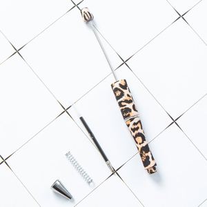 Stylo à perles en plastique DIY - Stylos à perles créatifs faits à la main avec imprimé léopard et imprimé vache pour des cadeaux personnalisés amusants - Product Image 4