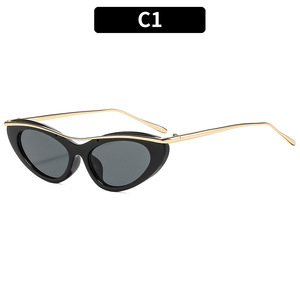 Occhiali da Sole in Policarbonato con Effetto Occhio di Gatto, Design Unico Punk, Personalizzabili e Confortevoli - Product Image 1