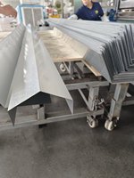 Tuile de toiture métallique anti-ouragan à profil bondé, revêtue de copeaux de pierre, en acier Aluzinc pour bâtiments en zones côtières