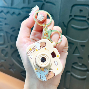 Creative Capybara caméra acrylique <span class=keywords><strong>porte</strong></span>-clés pour Couples mignon Couple sac cadeau caméra petit <span class=keywords><strong>porte</strong></span>-clés pendentif cadeau pour enfants - Product Image 4