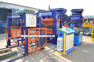 Machine à blocs Qt515 entièrement automatique, machine <span class=keywords><strong>de</strong></span> moulage hydraulique <span class=keywords><strong>de</strong></span> blocs, machine à fabriquer des briques creuses en béton avec <span class=keywords><strong>prix</strong></span> d'usine - Product Image 2