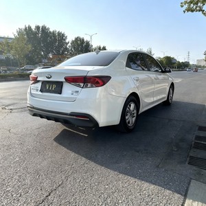 Kia Forte 2020 Usata, 1.6L Benzina, Cambio Manuale, Berlina, Guida a Sinistra, Sedili in Pelle - Product Image 3