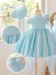 Robe <span class=keywords><strong>de</strong></span> soirée en satin bleu clair pour enfants avec traîne en mousseline et détail nœud mignon pour petites filles, robe <span class=keywords><strong>de</strong></span> demoiselle d'honneur ou robe <span class=keywords><strong>de</strong></span> bal - Product Image 5