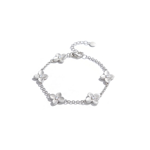 [Salon international de la bijouterie de Hong Kong] Bracelet à maillons floraux en argent mat avec accents de zircon cubique, délicat et raffiné - Product Image 1