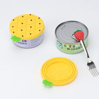 Le couvercle de boîte de conserve en silicone de qualité alimentaire écologique couvre la plupart des tailles standard pour les boîtes de conserve pour chiens et chats avec dessus