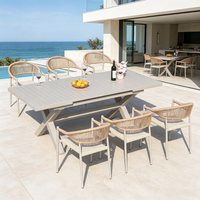 Ensemble de chaises de bistrot empilables en rotin moderne, chaises d'extérieur, ensemble de salle à manger en rotin pour hôtels, resorts, villas, restaurants