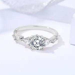 Nhẫn Kim Cương Vĩnh Cửu Kim Cương Đính Hôn Dainty Nhẫn Nữ 18K Mạ Vàng Moissanite Bạc Sterling 925