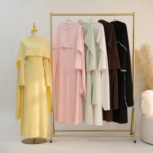 <span class=keywords><strong>Robe</strong></span> longue élégante avec détails en perles blanches et cape, <span class=keywords><strong>robe</strong></span> <span class=keywords><strong>de</strong></span> soirée ornée <span class=keywords><strong>de</strong></span> perles, Abaya EID 2026, <span class=keywords><strong>robe</strong></span> musulmane pour femmes - Product Image 2