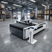 Machine de découpe numérique CNC à couteau oscillant CCD pour autocollants d'affichage en carton ondulé E Flute de haute précision
