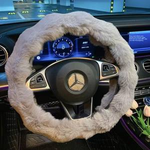 Cubierta de <span class=keywords><strong>volante</strong></span> de coche antideslizante cálida de invierno para hombre, cubierta de manillar de decoración de coche de nuevo estilo de piel de felpa de <span class=keywords><strong>terciopelo</strong></span> de burbujas Universal - Product Image 4