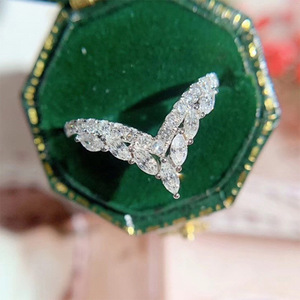 Anello dal design a forma di V, stile elegante, per donna - Product Image 2