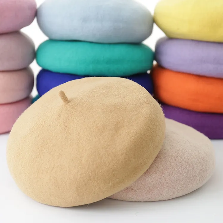 Topi Baret Hangat Wol Atas Datar Warna-warni Wol Logo Kustom Kualitas Tinggi untuk Wanita