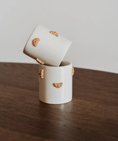 Mug en céramique avec applique 3D en forme de croissant, tasse à café fantaisie blanche brillante, décoration de table pour le petit-déjeuner, vaisselle personnalisée en gros avec logo