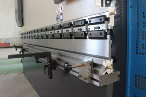 Presse plieuse CNC Accurl 4 + 1 axes 135T/4000 avec machine à cintrer automatique CE & ISO <span class=keywords><strong>Delem</strong></span> <span class=keywords><strong>DA58T</strong></span> - Product Image 3