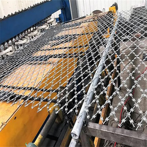 Vente en gros Clôture en treillis de fil de fer barbelé à lames de rasoir non grimpantes galvanisées à chaud <span class=keywords><strong>pour</strong></span> Homestead - Product Image 5
