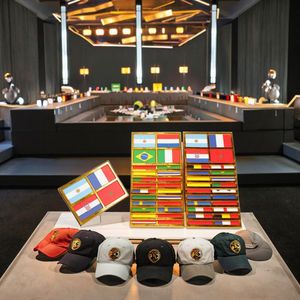 CS Gift Serie Completa Coppa <span class=keywords><strong>del</strong></span> <span class=keywords><strong>Mondo</strong></span> di Calcio Bandiere dei 4 <span class=keywords><strong>Paesi</strong></span> Principali Personalizzabili Collezione Sportiva Durevole di Valore a Lungo Termine - Product Image 6