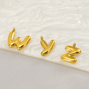 Mode acier inoxydable 18K or minimaliste ballon Alphabet <span class=keywords><strong>lettre</strong></span> initiale breloques femmes bijoux pendentif bricolage <span class=keywords><strong>minuscule</strong></span> bulle lettres - Product Image 3
