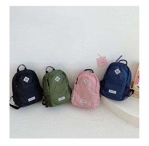 กระเป๋าเป้สะพายหลังไนลอนสไตล์มินิมอล 15 นิ้ว ดีไซน์สปอร์ตสำหรับทุกเพศทุกวัย แฟชั่น กระเป๋าหลายช่อง ปิดด้วยซิป ความจุ 21 ลิตร สายสะพายไหล่โค้ง - Product Image 6