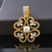 Collier élégant avec pendentif trèfle doré, orné de strass et de perles sur chaîne cubaine, pour la mode féminine