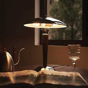 โคมไฟตั้งโต๊ะสีทองสำหรับตู้ข้างเตียงโคมไฟตั้งโต๊ะแบบหรูหราของตกแต่งบ้าน - Product Image 3