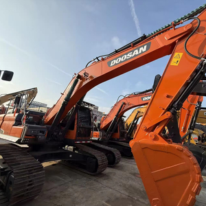Excavadora Usada Doosan DX300 de 30 Toneladas, Excavadora Hidráulica Mediana sobre Orugas, Original de Japón, Buen Estado, Pocas Horas de Uso, Económica - Product Image 1