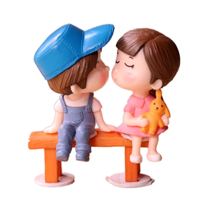 Soododo Hot Bán Mini PVC Ngồ<span class=keywords><strong>i</strong></span> Băng Ghế Dự Bị Hôn Búp Bê Mô Hình Phim Hoạt Hình Hình Đồ Trang Trí Nhỏ Món Quà Ngày Valentine - Product Image 1