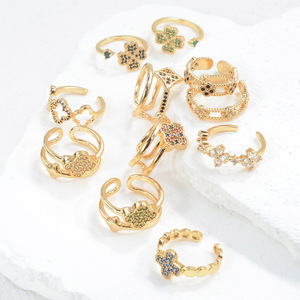 Anello Aperto Personalizzato a Quadrifoglio Nero e Verde con <span class=keywords><strong>Micro</strong></span> Pavé di Zirconi in Oro Champagne per Donne e Ragazze - Product Image 1