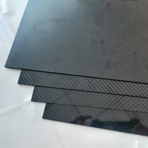 China Custom Carbon Fiber Parts Hochwertige glänzende Kohle faserplatte 4*8