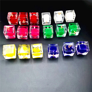 Breloques en résine en forme de cube, couleurs assorties, pendentifs en plastique pour la fabrication de bijoux, accessoires DIY, design géométrique en forme de fruit, idéal pour les occasions spéciales - Product Image 3