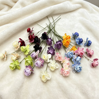 Arrangement de fleurs artificielles en soie de haute qualité en gros pour la décoration de l'allée de mariage