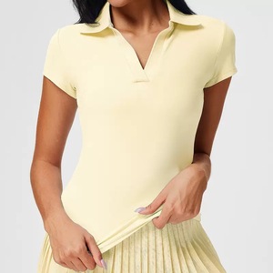 Ensemble de tennis et de fitness à manches courtes avec jupe-short intégré taille haute et col polo – Collection très prisée - Product Image 5
