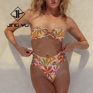 Traje de Baño Bikini de Playa, Textura Sostenible, Lujoso, de Nailon, Estilo Bandeau, Hueco, Personalizado con Estampado Hawaiano - Product Image 3