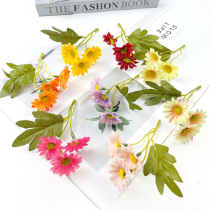 Bouquets de fleurs de marguerites artificielles avec feuilles, 12 cm, pour mariage, décoration de la maison, accessoires de photographie - Product Image 1