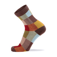 Chaussettes pour hommes en coton de qualité bon marché à motifs à carreaux colorés en gros Mode