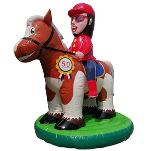 Figura Gonfiabile a Tema Corse Ippiche, Giocatore di Equitazione Gonfiabile in PVC Resistente, Decorazione da Giardino a Tema Kentucky Derby - Product Image 1