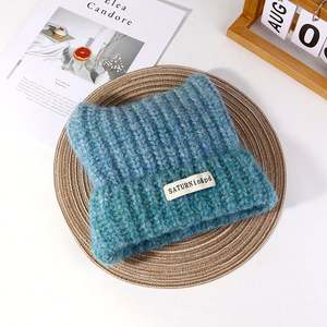 Gorro de piel de invierno cálido para mujer al por mayor, gorros de punto con bonitos gorros de mohair elásticos cuadrados con orejas - Product Image 6