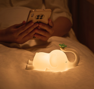 Veilleuse en silicone en forme d'éléphant mignon pour enfants, avec variateur d'intensité, minuterie de 30 minutes, rechargeable par USB, lampe de chevet douce pour chambre à coucher et chambre d'enfant - Product Image 3