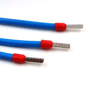 Câbles solaires photovoltaïques en cuivre personnalisés OEM YZCONN pour systèmes d'énergie, faisceaux de câblage avec connecteurs transparents - Product Image 2