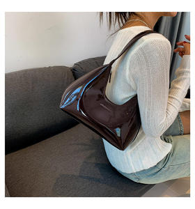Bolso de Hombro de Cuero Patentado con Correa Única y Cierre de Cremallera, en Rosa, Borgoña, Marrón, Beige y Negro, para Uso Diario de Mujer, para Todas las Estaciones - Product Image 4