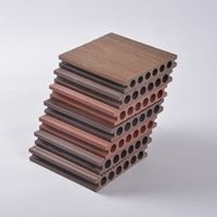 Dalles de terrasse extérieures modernes en WPC co-extrudé, antidérapantes, imperméables, écologiques, avec grain de bois de teck - Origine Shandong