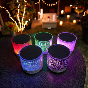 Hoparlör için taşınabilir Mini kablosuz RGB LED aydınlatma ev sineması için USB TF kart AUX girişi açık parti kullanımı ince çatlak desen - Product Image 4