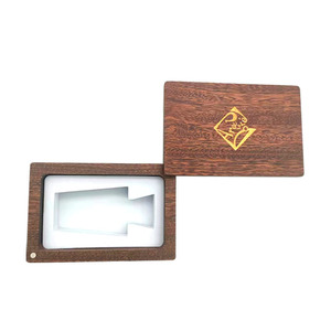 Caja de Perfume de Madera Rectangular 13x8.5x5cm con Estampado Dorado, Almacenamiento de Cosméticos Hecho a Mano - Product Image 2