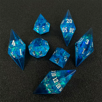 Dés à jouer personnalisés avec logo sur plusieurs faces, RPG Dragon et Donjon, faits à la main, écologiques, durables, en forme de diamant, en résine, ensemble de dés tranchants
