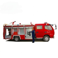 Nouveau camion de pompiers diesel 4x2 avec réservoir en acier au carbone de 4000 L et canon à eau, véhicule de lutte contre l'incendie pour la lutte contre les incendies dans les usines pétrochimiques et les opérations de sauvetage d'urgence